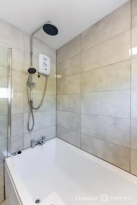 Leaside House By Grandeur Property Southampton 0*,